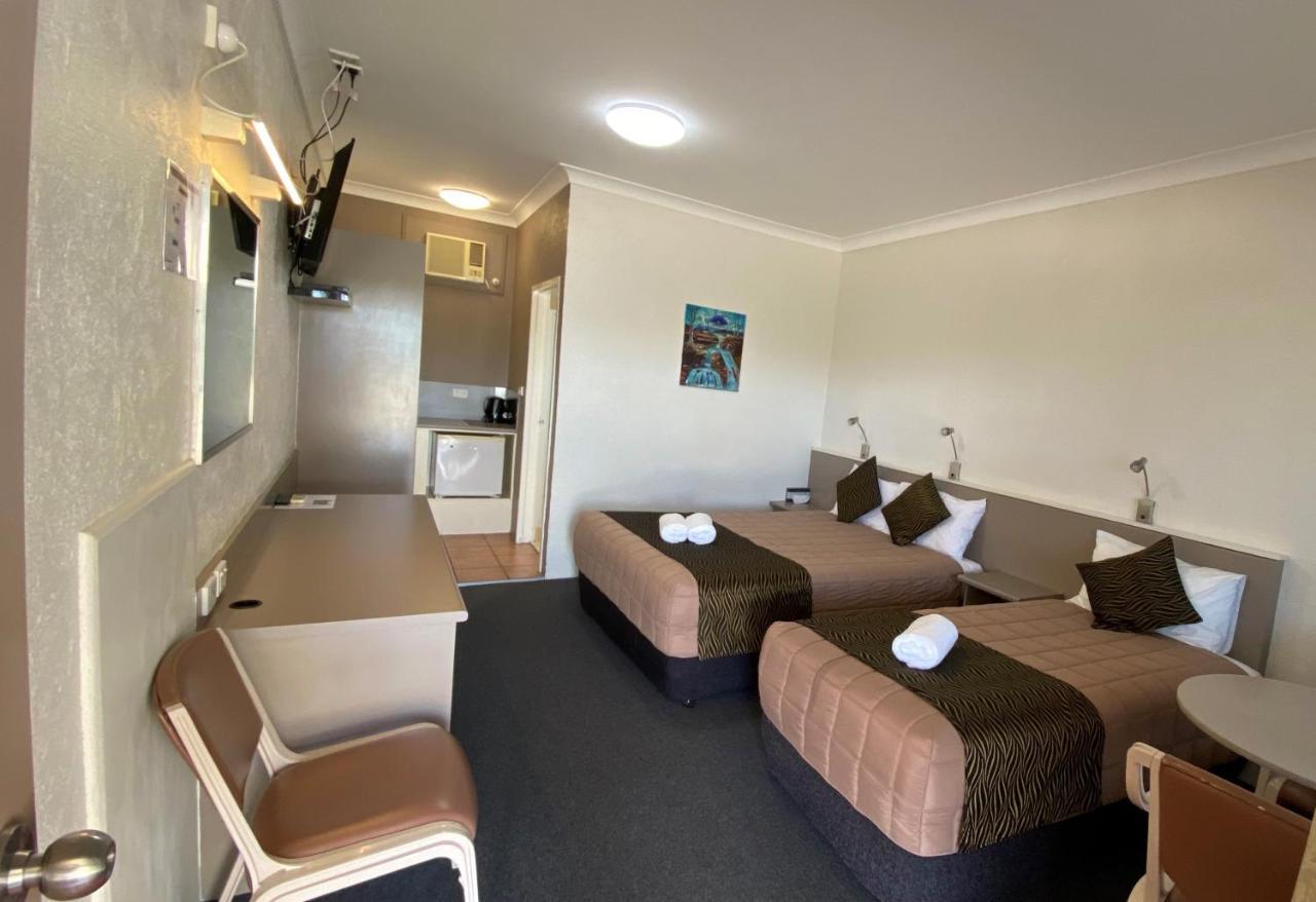 אינברוול Sapphire City Motor Inn מראה חיצוני תמונה