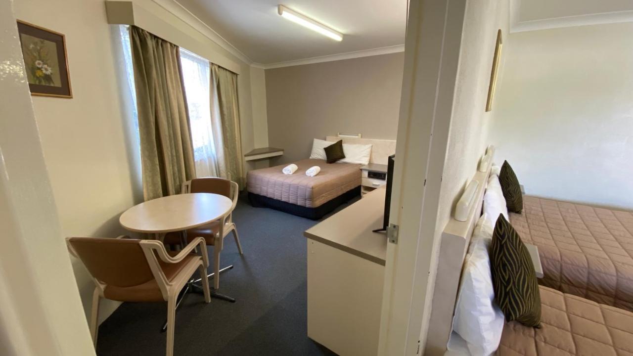 אינברוול Sapphire City Motor Inn מראה חיצוני תמונה
