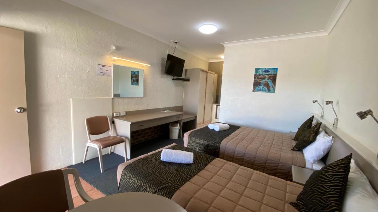 אינברוול Sapphire City Motor Inn מראה חיצוני תמונה