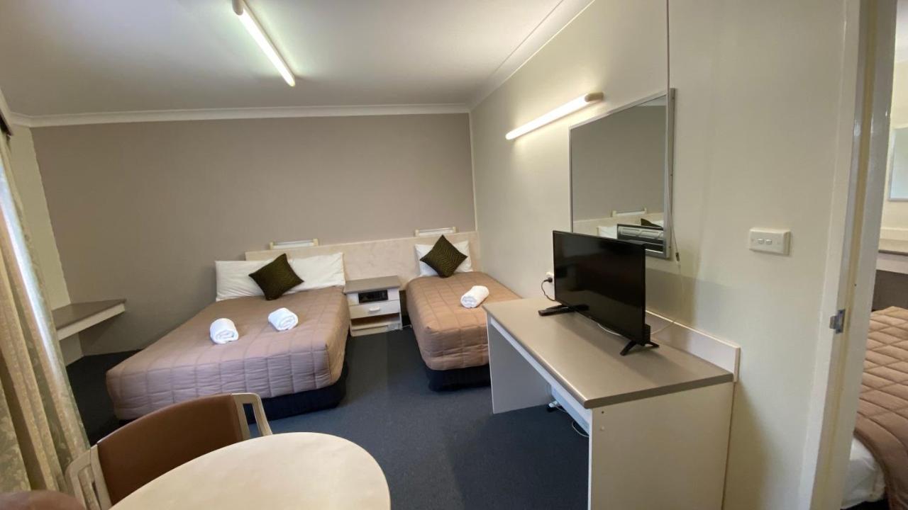 אינברוול Sapphire City Motor Inn מראה חיצוני תמונה