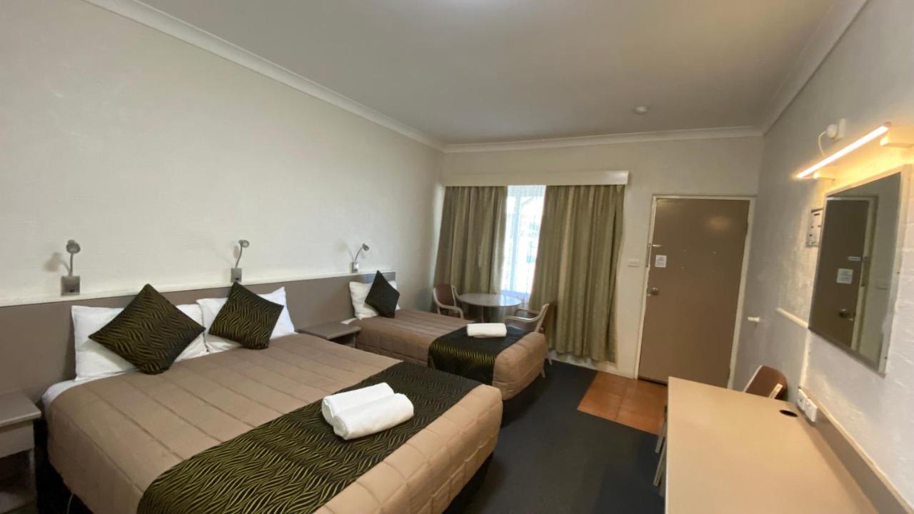 אינברוול Sapphire City Motor Inn מראה חיצוני תמונה