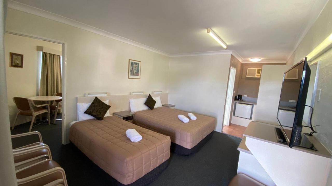 אינברוול Sapphire City Motor Inn מראה חיצוני תמונה