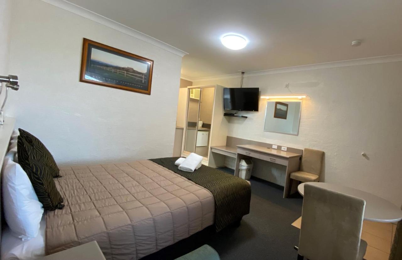 אינברוול Sapphire City Motor Inn מראה חיצוני תמונה