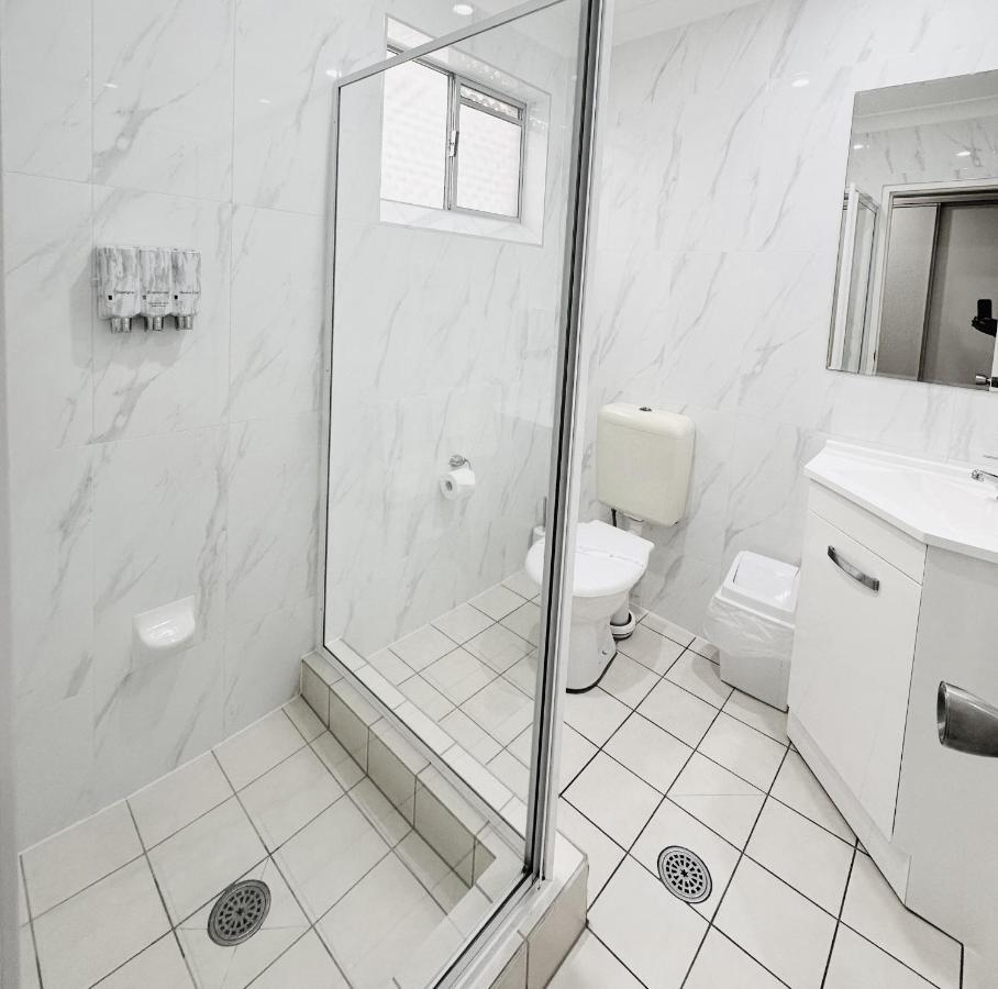 אינברוול Sapphire City Motor Inn מראה חיצוני תמונה