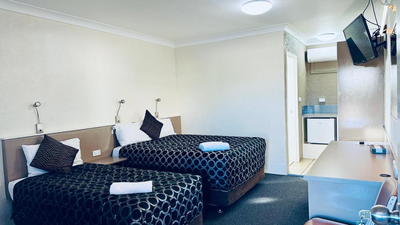 אינברוול Sapphire City Motor Inn מראה חיצוני תמונה