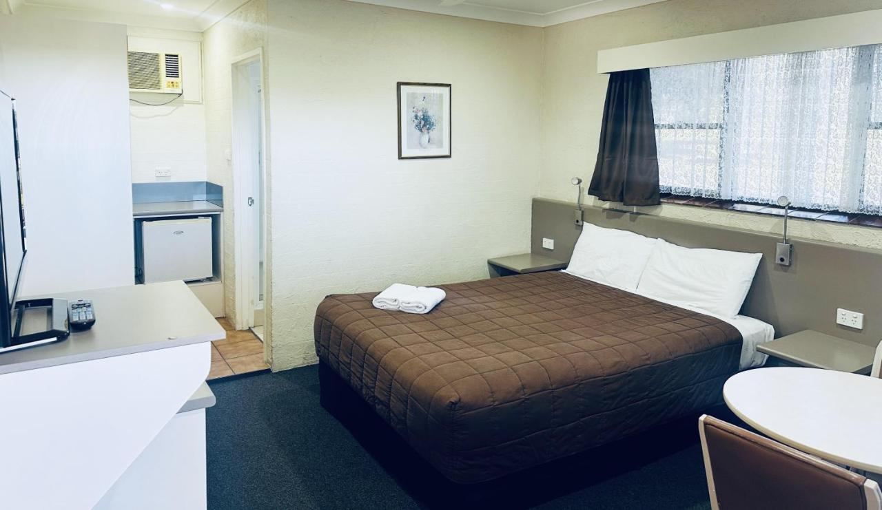 אינברוול Sapphire City Motor Inn מראה חיצוני תמונה