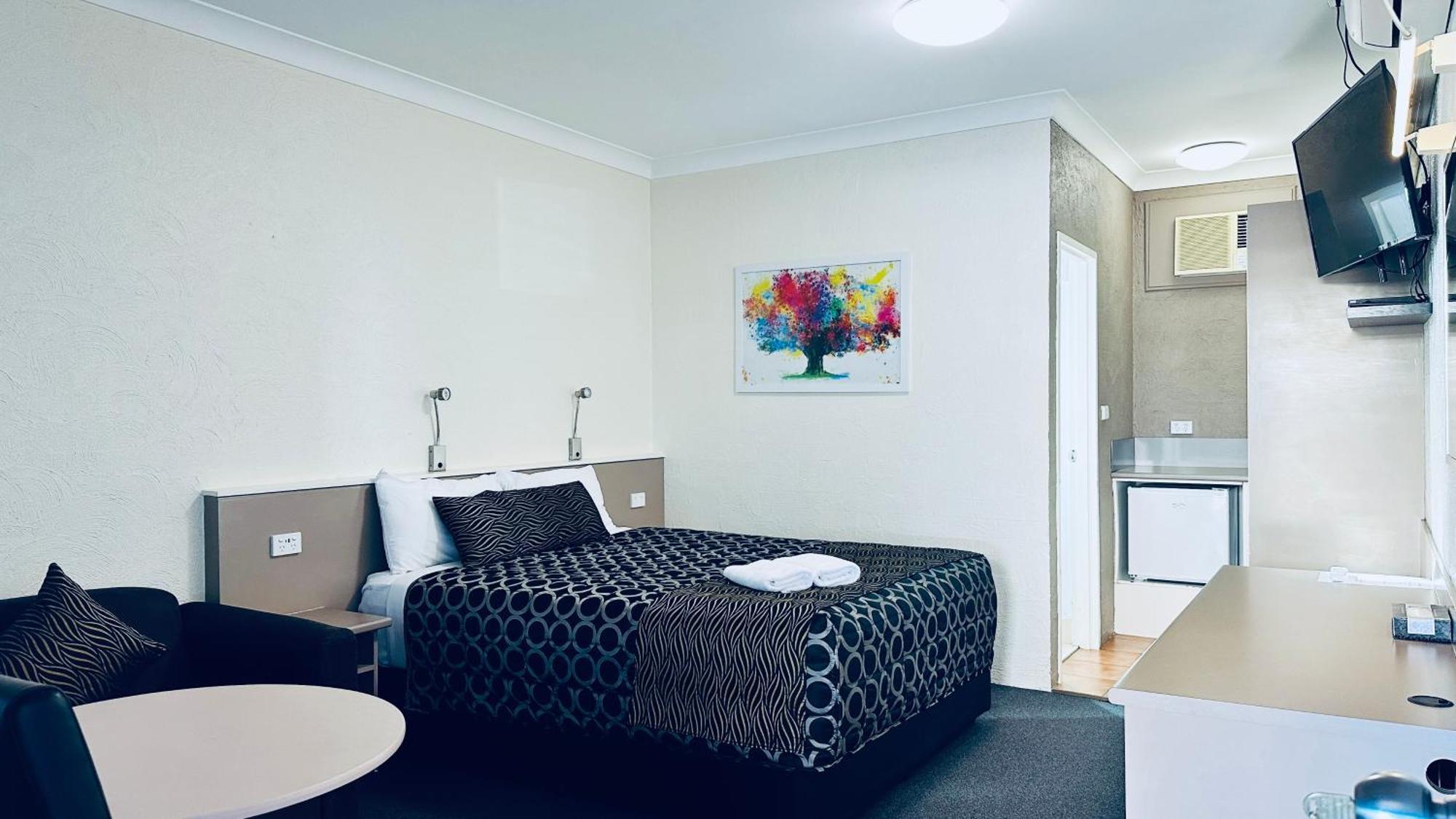 אינברוול Sapphire City Motor Inn מראה חיצוני תמונה