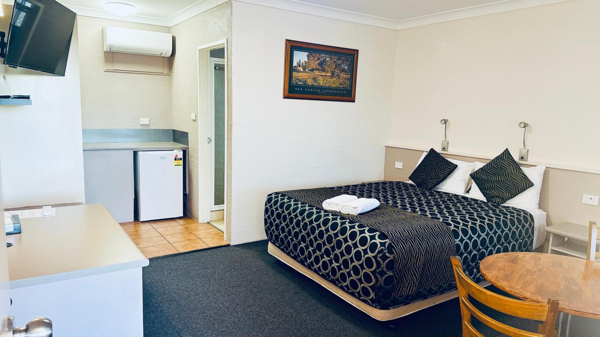 אינברוול Sapphire City Motor Inn מראה חיצוני תמונה