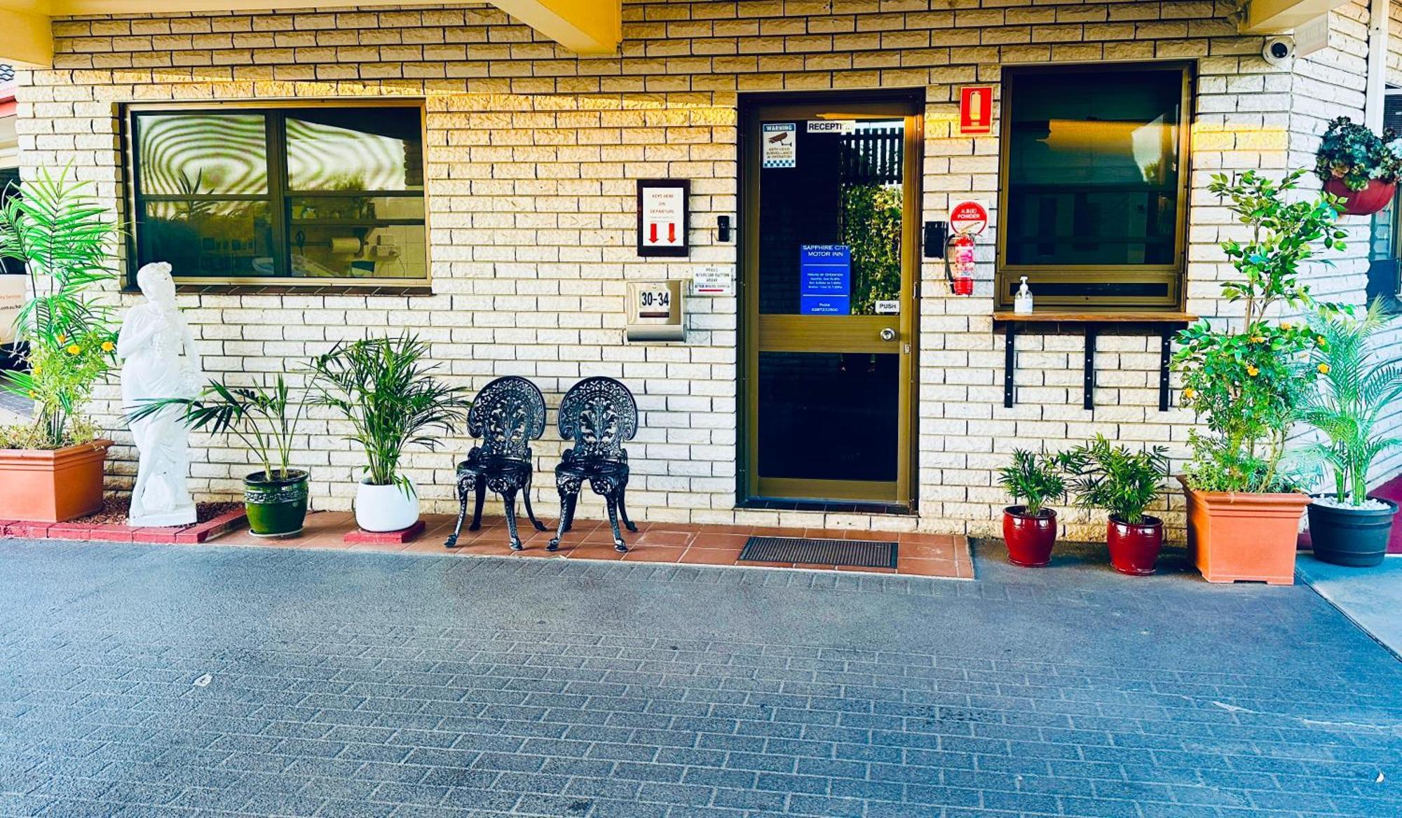 אינברוול Sapphire City Motor Inn מראה חיצוני תמונה