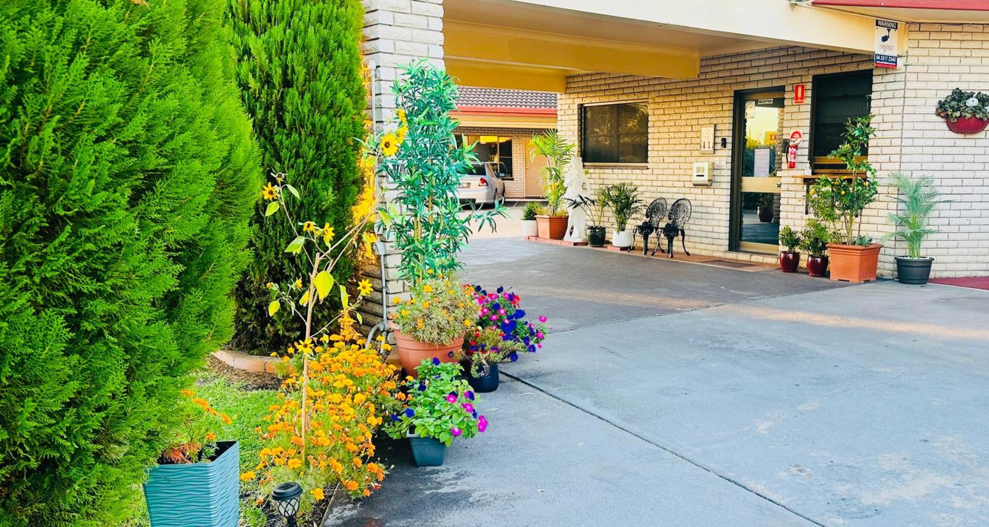 אינברוול Sapphire City Motor Inn מראה חיצוני תמונה